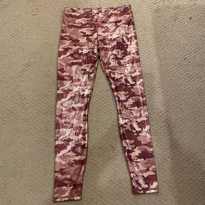 Fabletics pink camo leggings size s